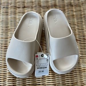 Zara boys sandals beige size 13.5 NWT